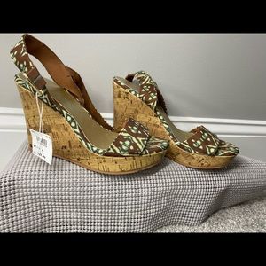 Christianity Sirianio Turquoise and Brown Heels